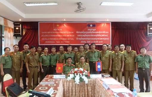 Hợp tác bảo vệ ANTT giữa CA tỉnh Nghệ An và CA tỉnh Hủa Phăn, tỉnh Bo Li Khăm Xay (Lào)