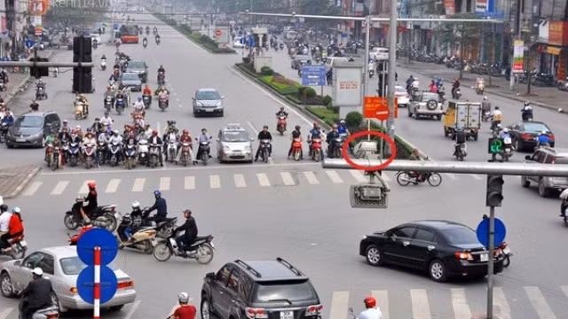 Hệ thống camera chụp tự động.