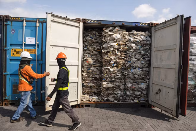 Malaysia đã cấm nhập khẩu phế liệu nhựa và quyết ngăn chặn nạn rác nhựa nhập khẩu