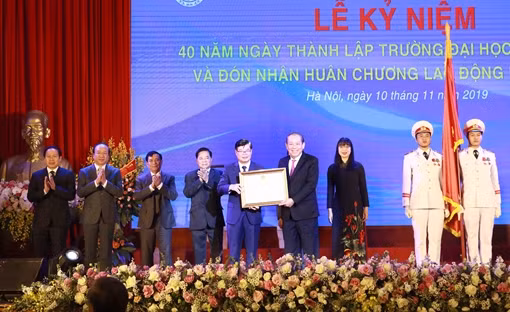 ĐH Luật Hà Nội giữ vị trí tiên phong trong nghiên cứu, phát triển khoa học pháp lý