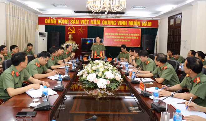 Thứ trưởng Nguyễn Văn Sơn phát biểu tại buổi làm việc.