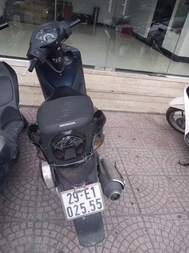 Chiếc xe tang vật bị thu giữ.