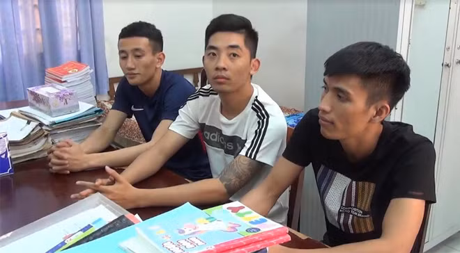 Nhóm Huy, Tuấn, Trường tại cơ quan Công an.