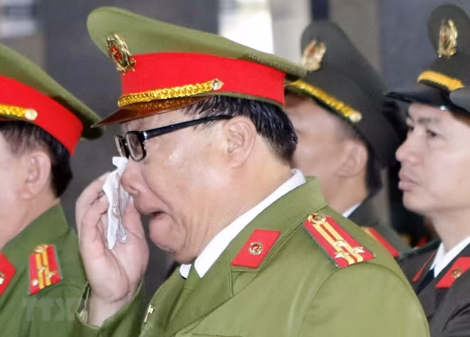 Công an Thành phố Hồ Chí Minh viếng nguyên Tổng Bí thư Đỗ Mười. (Ảnh:Hoàng Hải/TTXVN).