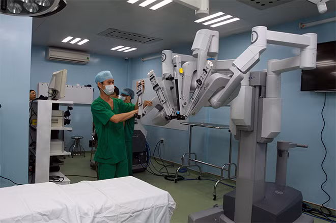Robot phẫu thuật tại Bệnh viện Bình Dân TP. Hồ Chí Minh. Ảnh: Phương Vy Robot phẫu thuật tại Bệnh viện Bình Dân TP. Hồ Chí Minh. Ảnh: Phương Vy
