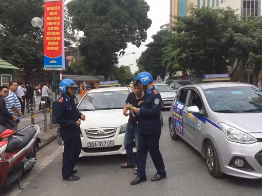 Bộ Giao thông - Vận tải vẫn “lúng túng” trong quản lý Grab, Uber