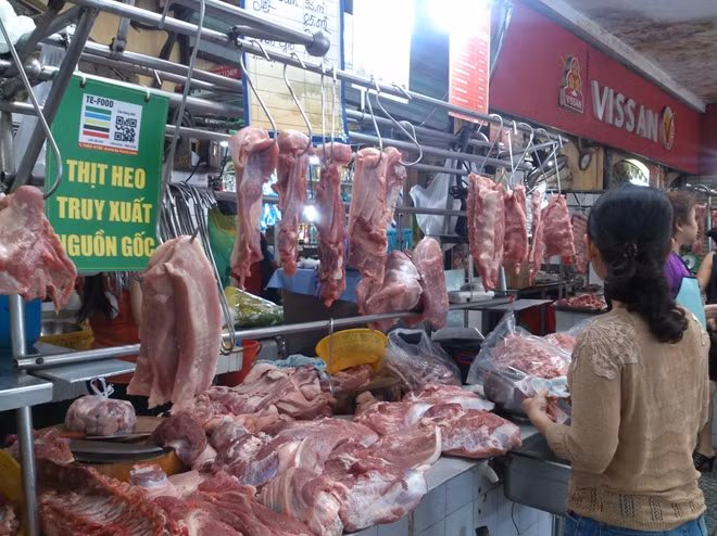 Thịt lợn trong chương trình bình ổn thị trường của Vissan điều chỉnh tăng giá từ ngày 7-6.