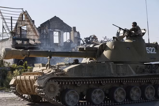 Nga được cho là đang tăng cường quân sự đáng kể tại khu vực giáp với Ukraine sau cuộc đụng độ hôm 25-11. Ảnh minh họa: Reuters