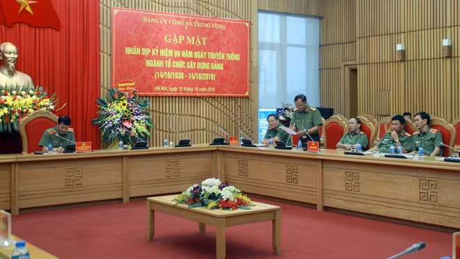 Các đại biểu dự buổi gặp mặt.