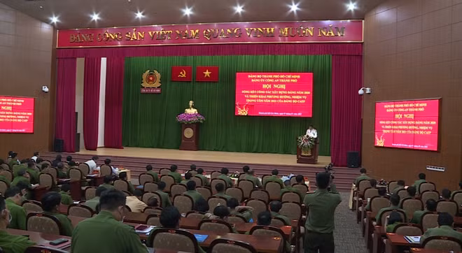 Quang cảnh hội nghị.