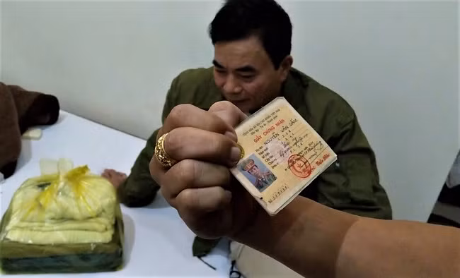 Đối tượng Nguyễn Văn Hòa và giấy tờ giả