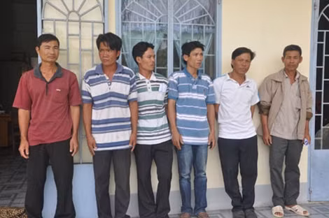 Các đối tượng bị khởi tố, bắt tạm giam trong vụ đánh bac.