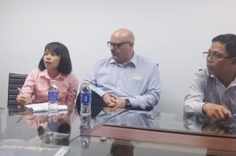 Ông Mark Ronald Richards tại buổi hòa giải ngày 14-10-2015 tại LĐLĐ quận Bình Thạnh.