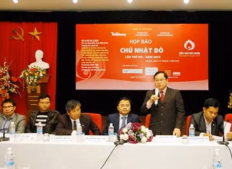Ông Lê Xuân Sơn, Tổng Biên tập Báo Tiền Phong, Trưởng ban tổ chức ngày hội Chủ Nhật Đỏ.