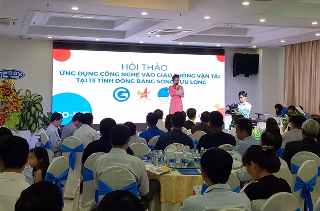 Các đại biểu tham dự hội thảo.