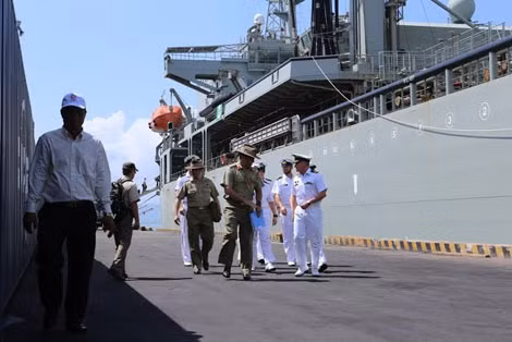 Cận cảnh tàu Hải quân Úc – HMAS Sirius.