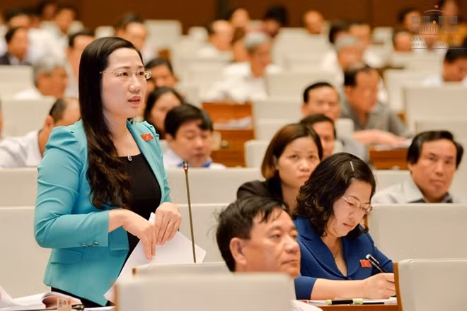 Đại biểu Nguyễn Thị Thủy (Bắc Kạn) phát biểu tại hội trường