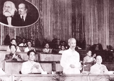 Trong bài phát biểu khai mạc Đại hội Đảng toàn quốc lần thứ III (năm 1960), Bác Hồ đã đọc mấy câu thơ tặng Đảng: "Đảng ta là đạo đức, là văn minh/ Là thống nhất, độc lập, là hòa bình, ấm no".