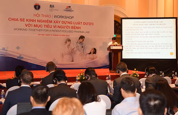 Các đại biểu dự hội nghị.