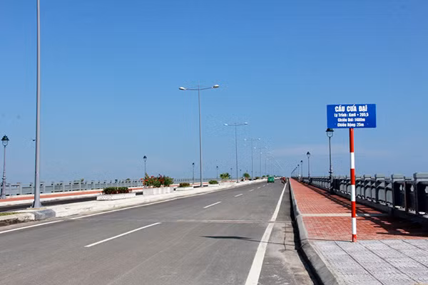 Cầu Cửa Đại là một trong những công trình giao thông trọng điểm của tỉnh Quảng Nam đồng thời có chức năng cứu hộ - cứu nạn và phòng tránh thiên tai.