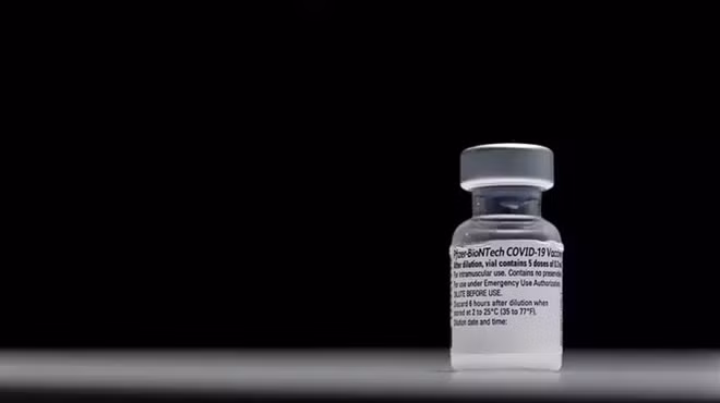 Một lọ vaccine COVID-19. Ảnh: Getty Images