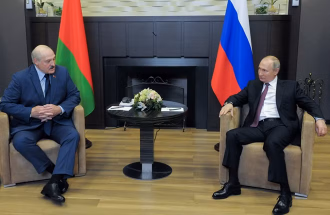 Tổng thống Nga-Belarus gặp nhau ở Sochi. Ảnh: Reuters