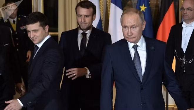 Ông Zelensky và ông Putin tại cuộc họp 4 bên với lãnh đạo Pháp, Đức năm 2019. Ảnh: Sputnik