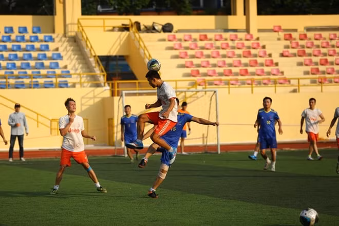 Kết thúc hai hiệp đấu chính thức, hai đội hoà 0-0 và bước vào loạt sút luân lưu.