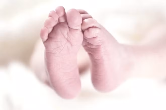 Nhà chức trách Mỹ đang điều tra để làm rõ nguyên nhân cái chết của em bé. Ảnh: Straitstimes