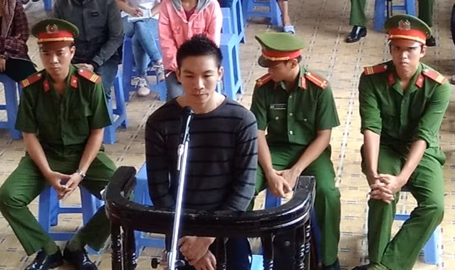 Bị cáo Khưu Văn Minh tại phiên tòa.