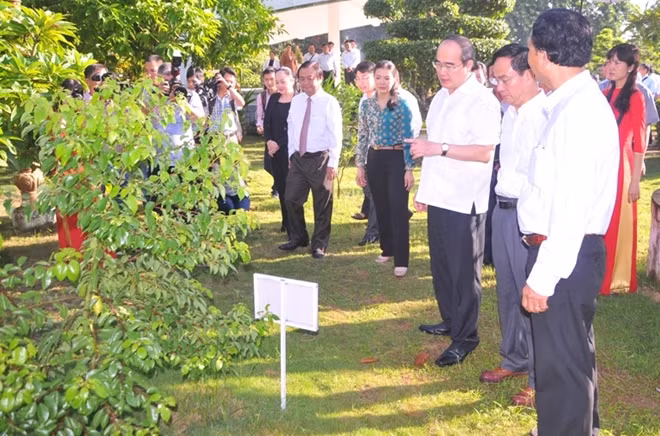 Đồng chí Nguyễn Thiện Nhân, Ủy viên Bộ Chính trị, Chủ tịch Ủy ban Trung ương MTTQ Việt Nam thăm và làm việc tại Đồng Tháp.