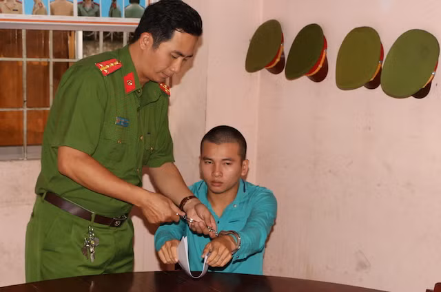 Điền bị khởi tố, bắt tạm giam. Điền bị khởi tố, bắt tạm giam.