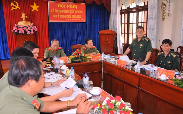 Các đại biểu dự hội nghị.