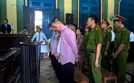 Các bị cáo tại tòa.