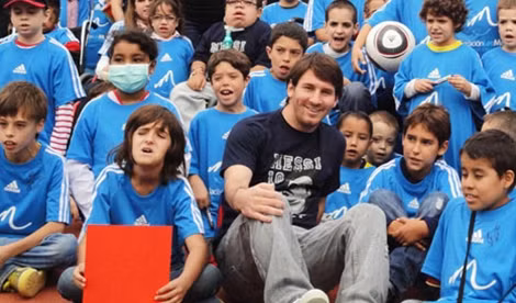 Dù vậy, Messi lại tỏ ra không hề tiếc tiền để làm từ thiện.