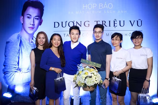 “Ta đã có bao mùa nhớ” là sản phẩm âm nhạc tổng hợp 10 ca khúc trữ tình mang đậm màu sắc tự sự. Dương Triệu Vũ quay trở lại với dòng nhạc ballad tình cảm sở trường, ẩn chứa những thông điệp sâu sắc và đầy mới mẻ trong từng ca khúc.