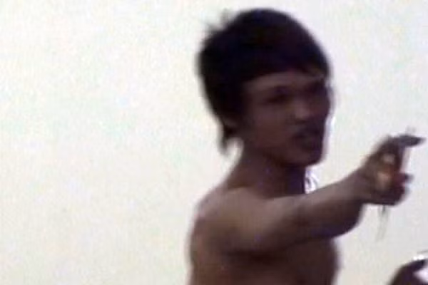Một số hình ảnh quá trình khống chế đối tượng mang theo hung khí xông vào Chi nhánh Ngân hàng trên đường Bùi Văn Hòa, phường Long Bình, TP Biên Hòa, Đồng Nai.