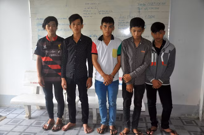 Nhóm cướp trên QL61C tại cơ quan Công an.