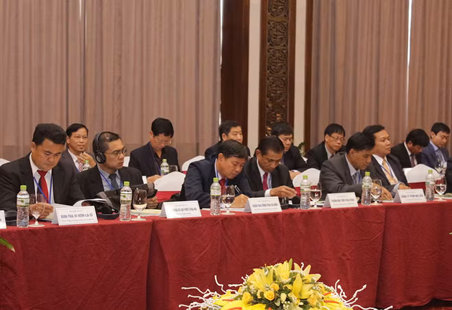 Các đại biểu tham dự hội nghị.
