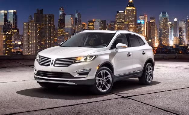 Mẫu xe Lincoln MKC 2015 cũng không dính lỗi chốt cửa và buộc phải triệu hồi trong đợt này. Mẫu xe Lincoln MKC 2015 cũng không dính lỗi chốt cửa và buộc phải triệu hồi trong đợt này.