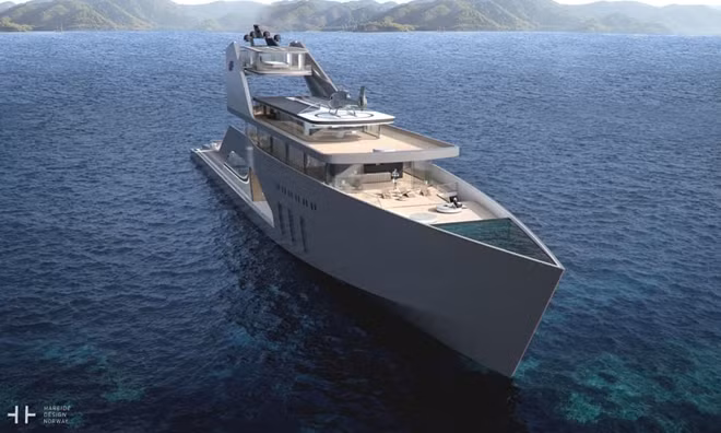 Có một bể bơi ở phía mũi của du thuyền dành cho các trò tiêu khiển dựa theo cảnh phim Titanic.