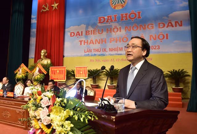 Bí thư Thành ủy Hà Nội Hoàng Trung Hải tại cuộc họp sáng 11-9