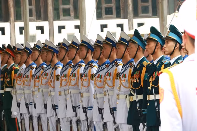 Trước giờ làm Lễ truy điệu, đội tiêu binh vào vị trí.