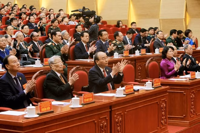 Thủ tướng Chính phủ cùng các đồng chí nguyên lãnh đạo Đảng, Nhà nước dự Đại hội Đảng bộ TP Hải Phòng.