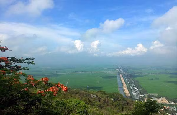 Kênh Vĩnh Tế trườn dài nơi biên giới Tây Nam bảo vệ bờ cõi.