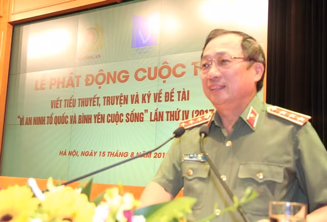 Thứ trưởng Nguyễn Văn Thành phát biểu chỉ đạo buổi lễ.