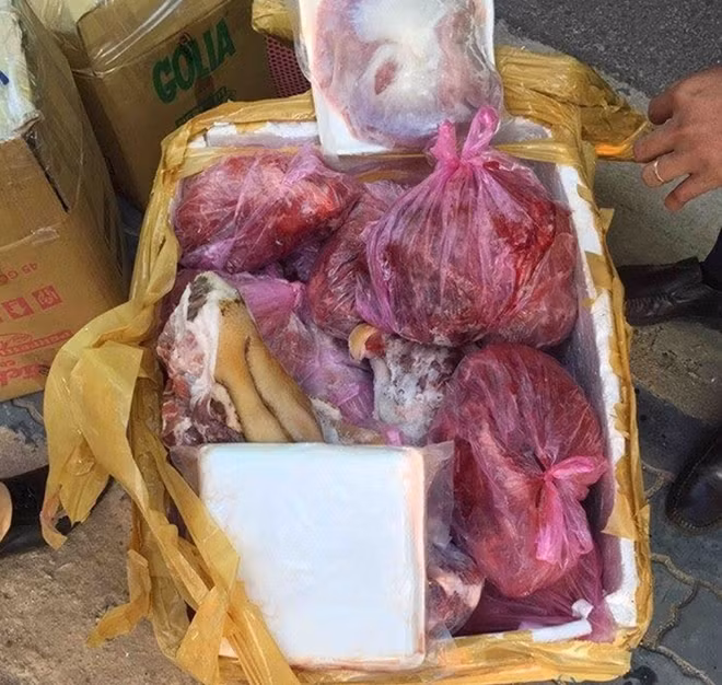 Số thịt hôi thối bị thu giữ.