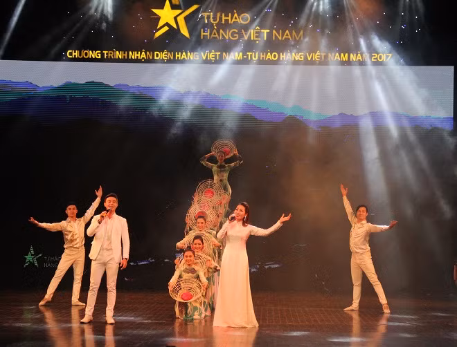 Tiết mục nghệ thuật đặc sắc tại chương trình.