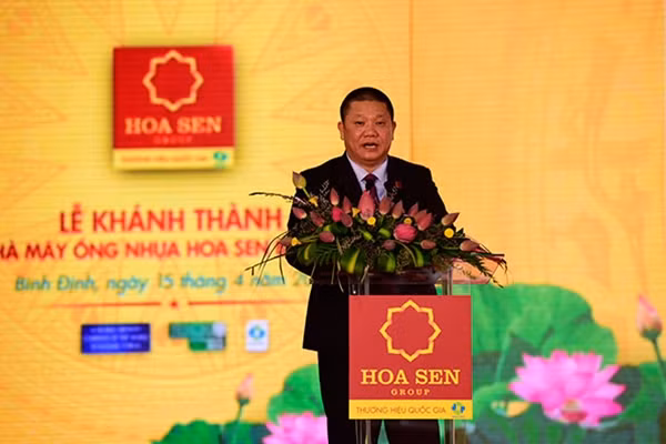 Ông Lê Phước Vũ - Chủ tịch Hội đồng Quản trị Tập đoàn Hoa Sen phát biểu tại lễ khánh thành Nhà máy ống nhựa Hoa Sen Bình Định.