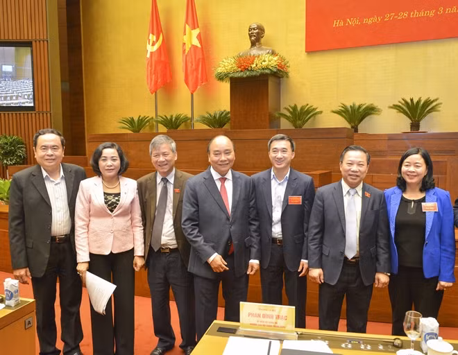 Thủ tướng Nguyễn Xuân Phúc và các đại biểu